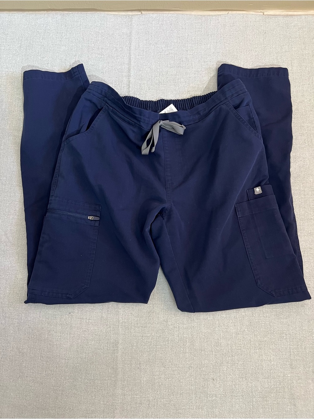 Figs Women’s Navy Blue Cargo Scrub Pants with Drawstring Size Small